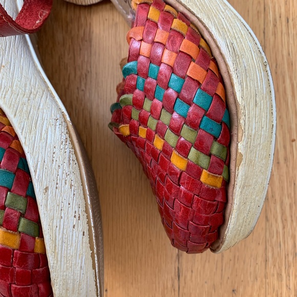 Authentic Huaraches Sandal Heels from Oaxaca Mexico, red multi-colored - Picture 6 of 11